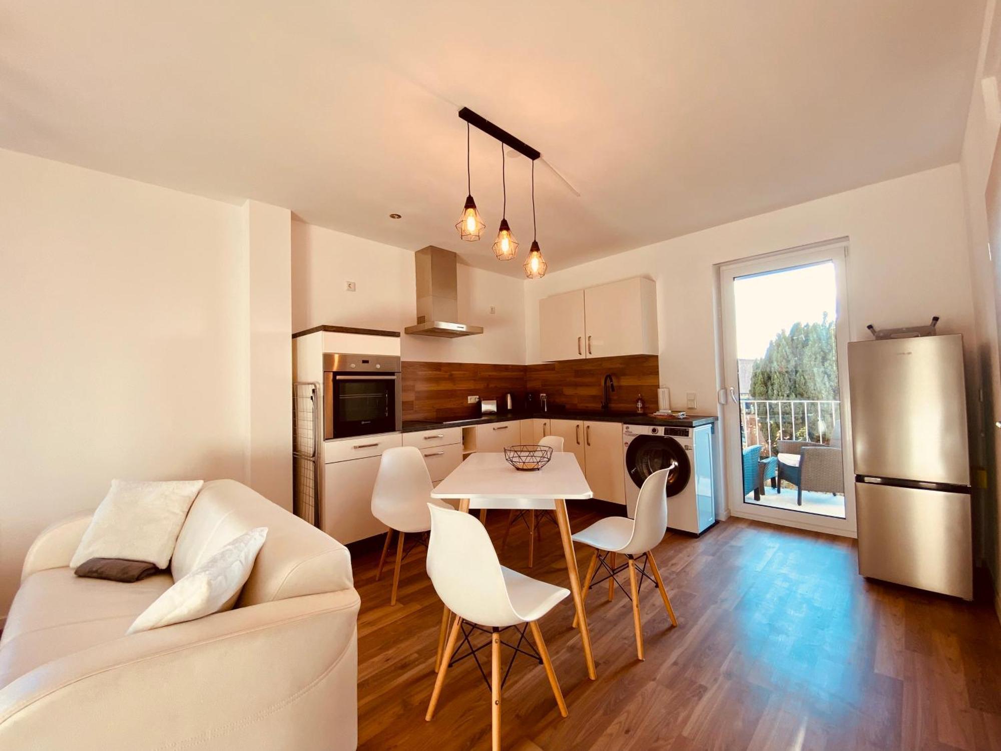 Hochwertige Ferienwohnung Mit 7Qm Balkon, Netflix, Kaffeeautomat, Rainshower Bad Zwickau Buitenkant foto