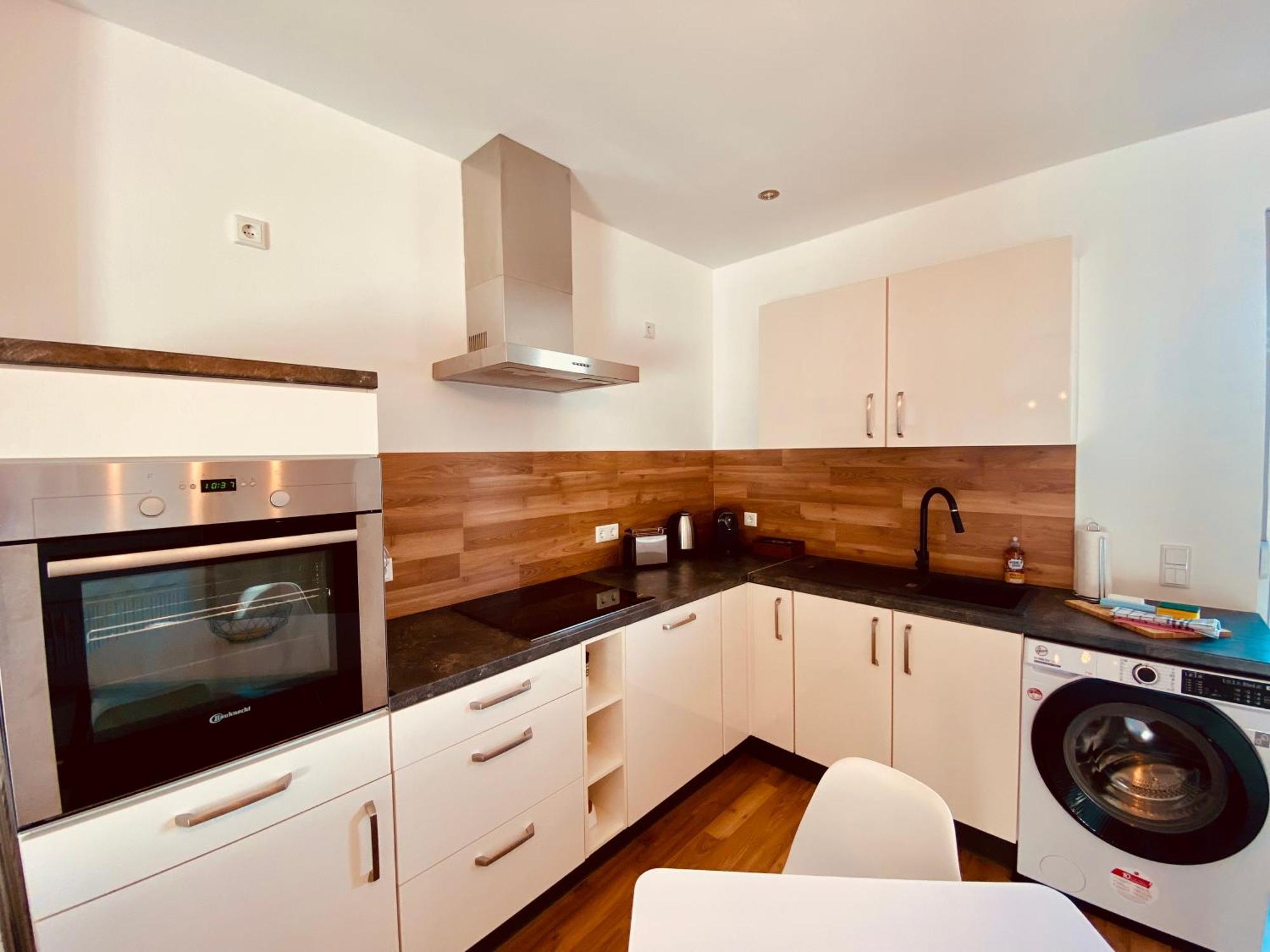 Hochwertige Ferienwohnung Mit 7Qm Balkon, Netflix, Kaffeeautomat, Rainshower Bad Zwickau Buitenkant foto