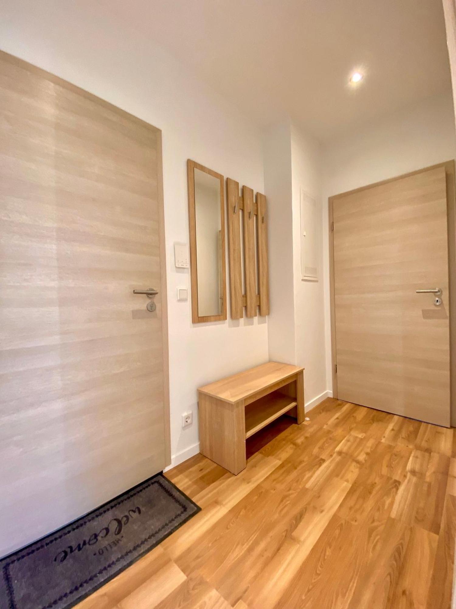 Hochwertige Ferienwohnung Mit 7Qm Balkon, Netflix, Kaffeeautomat, Rainshower Bad Zwickau Buitenkant foto