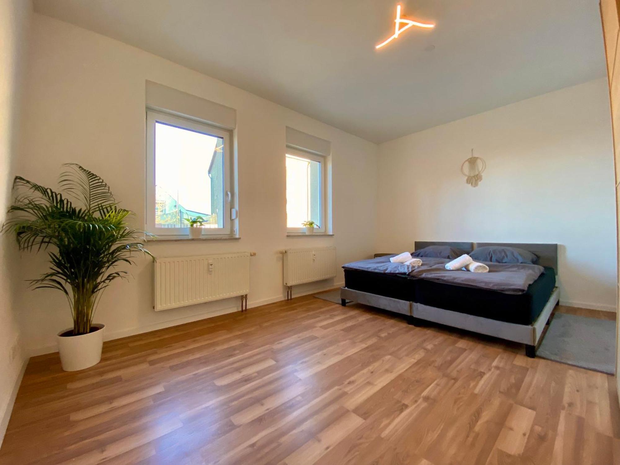 Hochwertige Ferienwohnung Mit 7Qm Balkon, Netflix, Kaffeeautomat, Rainshower Bad Zwickau Buitenkant foto