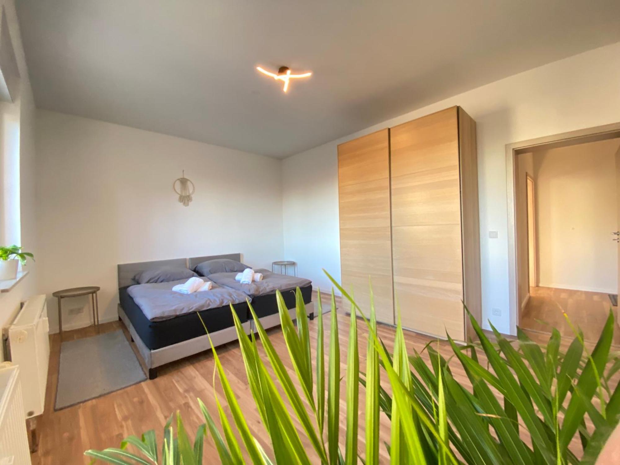 Hochwertige Ferienwohnung Mit 7Qm Balkon, Netflix, Kaffeeautomat, Rainshower Bad Zwickau Buitenkant foto