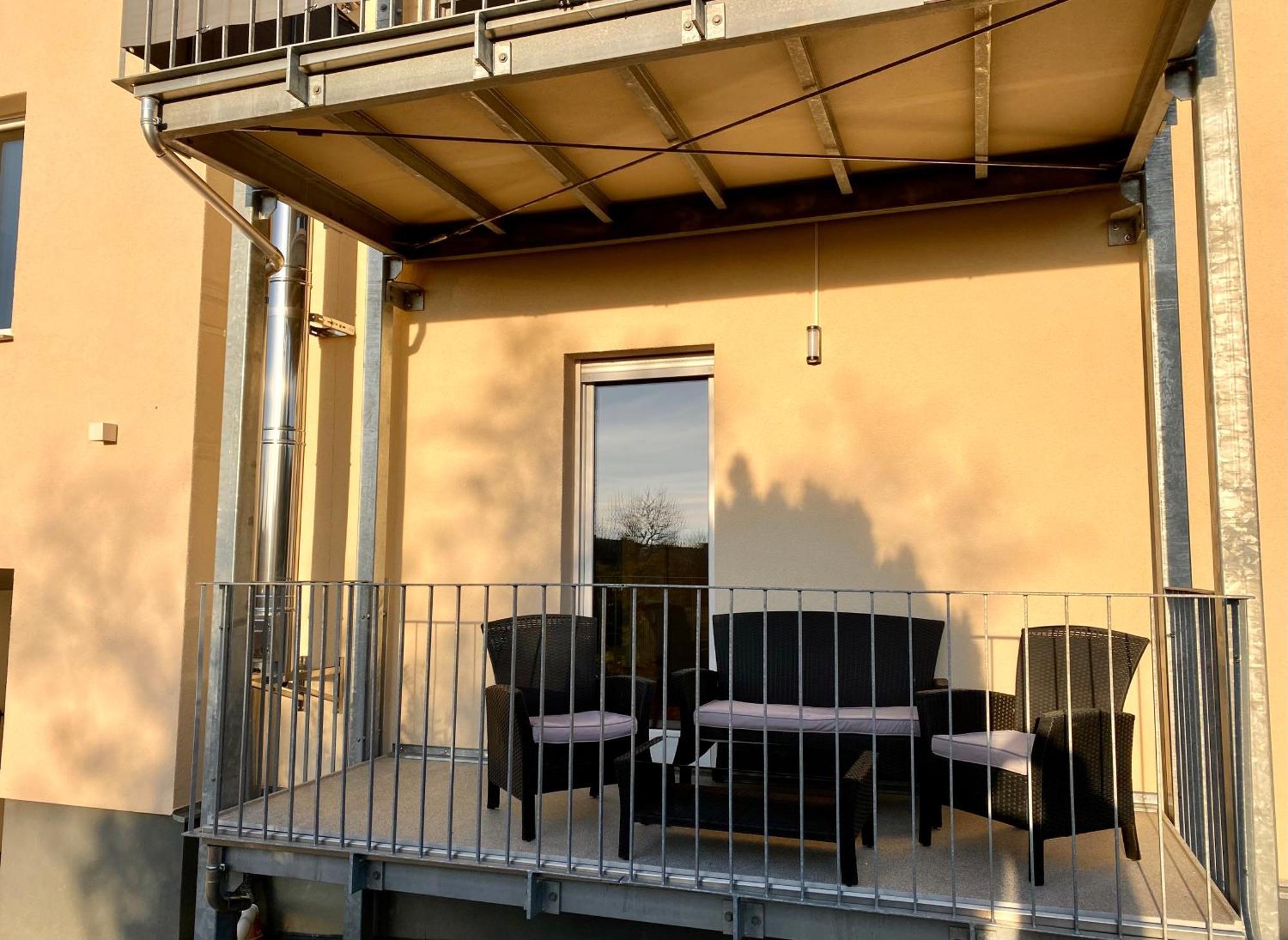 Hochwertige Ferienwohnung Mit 7Qm Balkon, Netflix, Kaffeeautomat, Rainshower Bad Zwickau Buitenkant foto