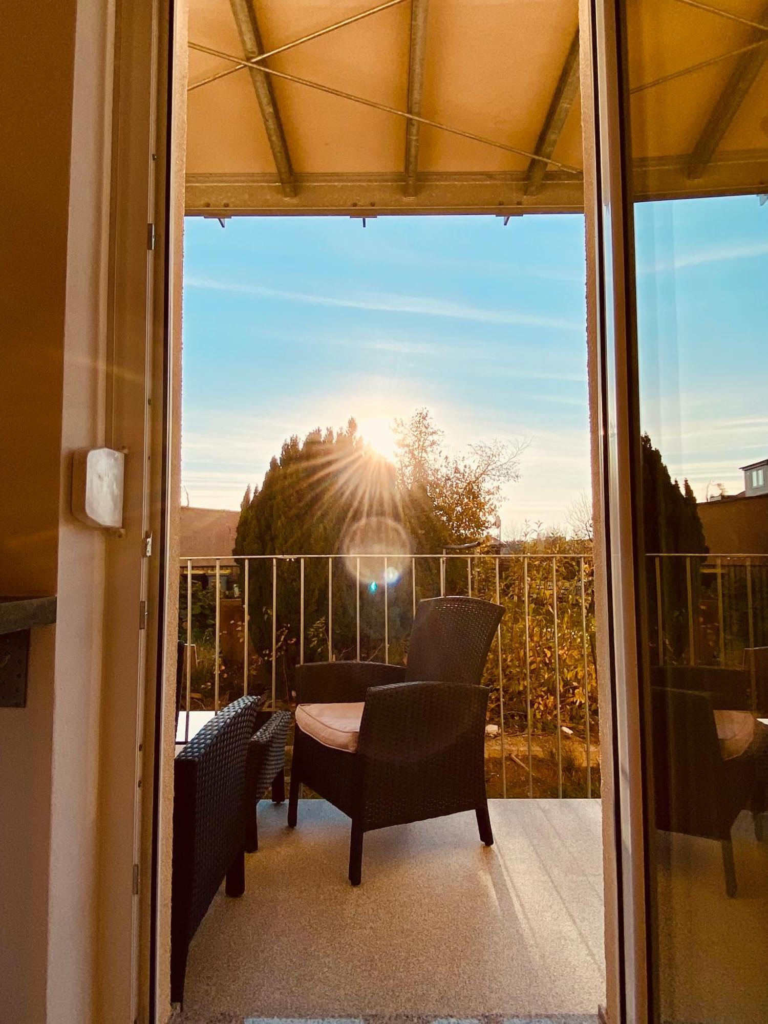 Hochwertige Ferienwohnung Mit 7Qm Balkon, Netflix, Kaffeeautomat, Rainshower Bad Zwickau Buitenkant foto